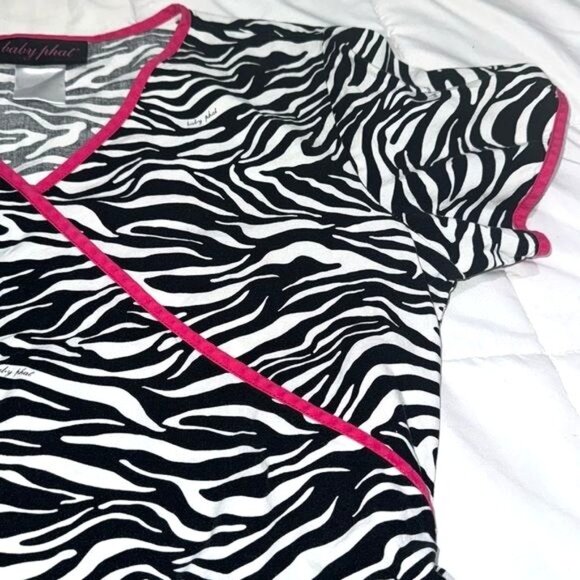 Baby Phat Zebra Print Wrap Scrub Top W/ Pink Trim Short Sleeve Womens Size L - Picture 4 of 8